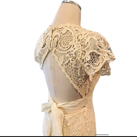 SPELL & the Gypsy Brooklyn Eyelet
Lace Bridal Gown Wedding Dress Off
White - Picture 8 of 9